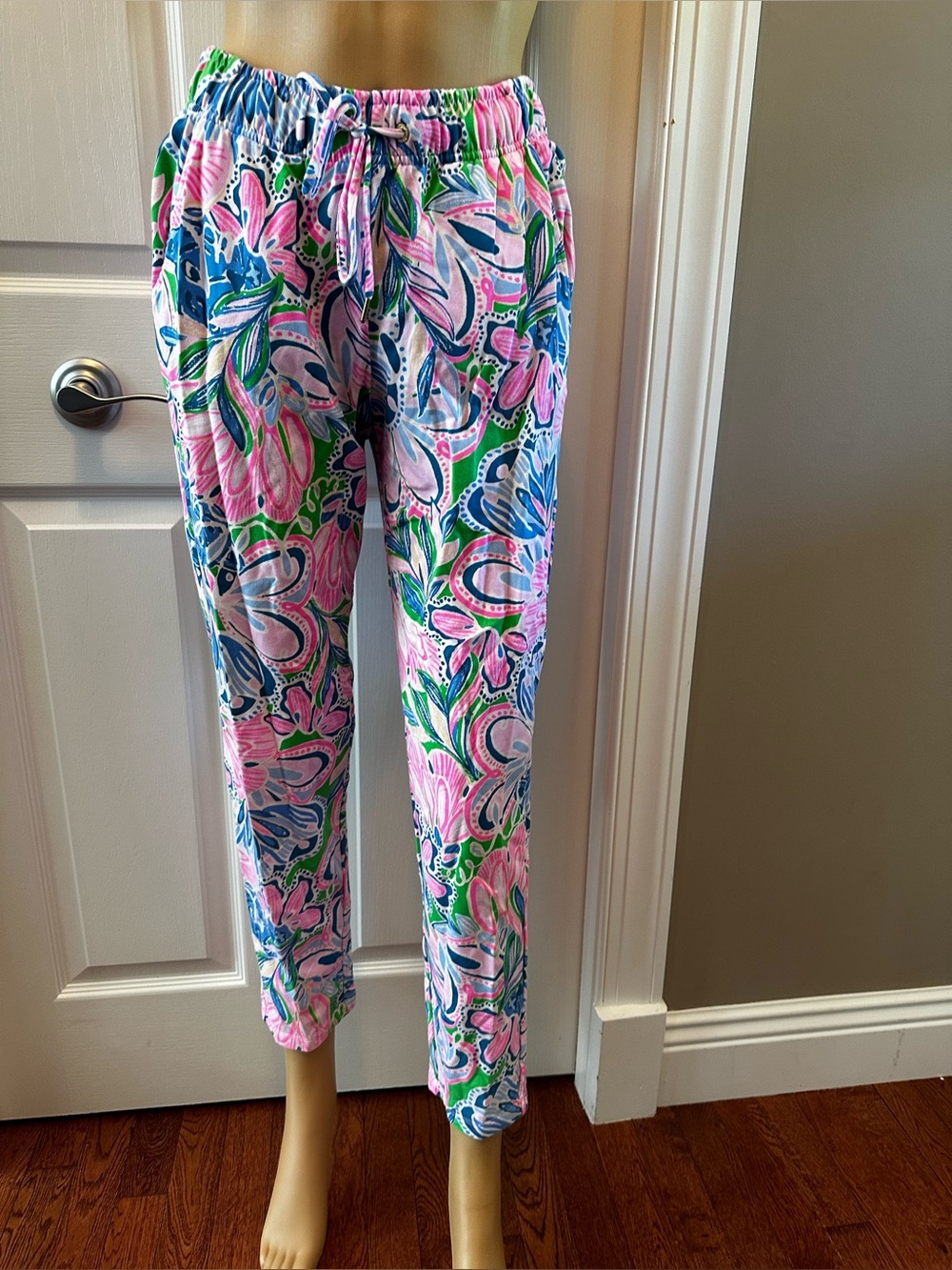 Lilly Pulitzer Pink, Blue & Green Floral Cropped Pants
